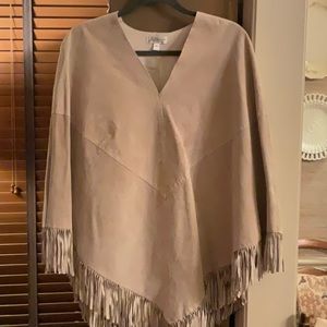 Gorgeous tan suede fringed poncho.  Beautiful and smart.  Size M.  Perfect!
